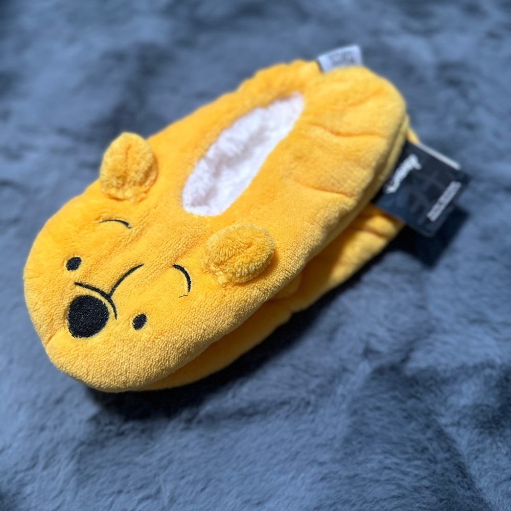 NWT Disney Winnie The Pooh Slippers